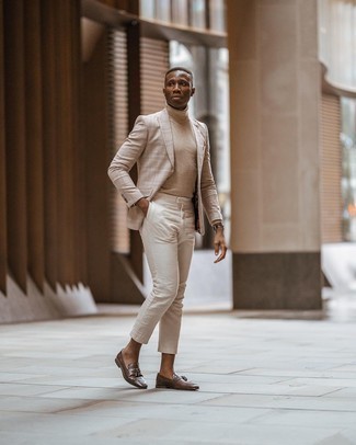 Beige Chinos with Brown Leather Tassel Loafers Outfits: For a casually neat ensemble, try pairing a beige plaid blazer with beige chinos — these items go well together. Here's how to play it up: brown leather tassel loafers.