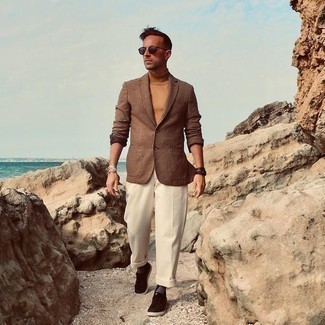 Black Sunglasses Warm Weather Outfits For Men: If you're scouting for a bold casual but also seriously stylish ensemble, dress in a brown check wool blazer and black sunglasses. Finishing off with dark brown suede low top sneakers is a surefire way to bring an extra dimension to your getup.