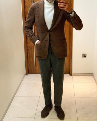 Brown Plaid Wool Blazer Outfits For Men: A brown plaid wool blazer and dark green dress pants are a classy look that every smart gent should have in his closet. Complement your outfit with a pair of dark brown suede derby shoes et voila, the outfit is complete.