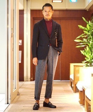 Burgundy Turtleneck Warm Weather Outfits For Men: A burgundy turtleneck and grey wool dress pants are a seriously stylish look for you to try. Our favorite of an infinite number of ways to round off this outfit is black leather loafers.