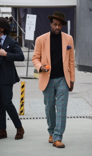 Dark Green Dress Pants Outfits For Men: This classy pairing of an orange wool blazer and dark green dress pants is a popular choice among the sartorially superior chaps. And if you want to instantly tone down your look with shoes, complete this outfit with a pair of brown leather brogues.