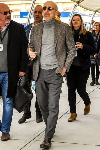 Grey Check Blazer Outfits For Men: For a look that's nothing less than gasp-worthy, make a grey check blazer and grey dress pants your outfit choice. Dark brown leather chelsea boots will be a stylish companion for your ensemble.