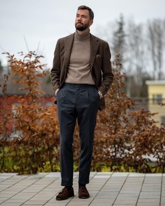 Beige Turtleneck Outfits For Men: Consider wearing a beige turtleneck and charcoal wool dress pants for a neat sophisticated menswear style. Dark brown suede tassel loafers will tie your whole outfit together.