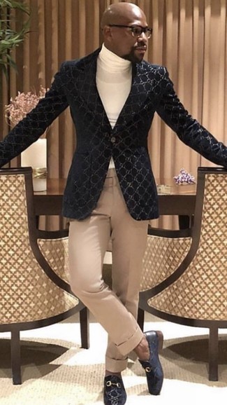 Print Blazer Outfits For Men: A print blazer and beige dress pants are solid players in any gent's closet. Let your sartorial prowess truly shine by finishing off your outfit with navy print leather loafers.