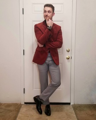 Burgundy Blazer Outfits For Men: When it comes to high-octane sophisticated style, this combination of a burgundy blazer and grey dress pants never disappoints. Consider black leather oxford shoes as the glue that pulls this look together.
