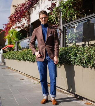 Dark Brown Wool Blazer Outfits For Men: You'll be surprised at how extremely easy it is for any man to get dressed this way. Just a dark brown wool blazer and blue jeans. For an on-trend hi-low mix, throw a pair of tobacco suede loafers into the mix.