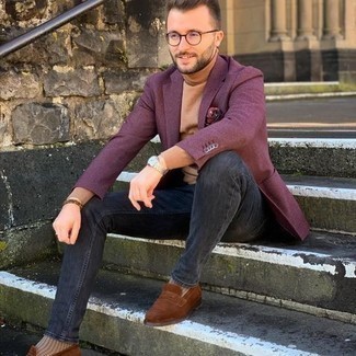 Charcoal Jeans Outfits For Men: A burgundy blazer and charcoal jeans are the perfect way to infuse some refinement into your day-to-day outfit choices. Put a more sophisticated spin on this outfit by sporting a pair of brown suede loafers.