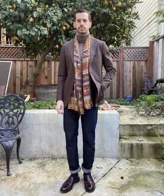 Multi colored Print Scarf Outfits For Men: Display your expertise in menswear styling by combining a brown blazer and a multi colored print scarf for a modern casual combination. Complement your ensemble with dark brown leather loafers to instantly spice up the getup.