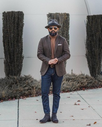 Beige Pocket Square Outfits: This combination of a dark brown wool blazer and a beige pocket square spells versatility and relaxed menswear style. Feeling bold? Elevate this outfit by finishing off with a pair of charcoal suede chelsea boots.