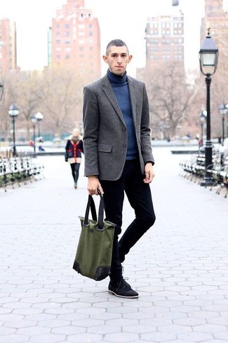 Black Suede Derby Shoes Outfits: This pairing of a charcoal blazer and navy skinny jeans is simple, stylish and very easy to imitate. A good pair of black suede derby shoes is the most effective way to inject a touch of refinement into your outfit.