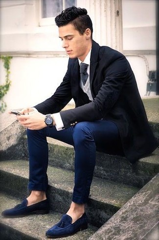 Blue Suede Tassel Loafers Outfits: Marrying a black blazer with navy chinos is a nice idea for a casually classic look. Want to break out of the mold? Then why not add a pair of blue suede tassel loafers to the equation?