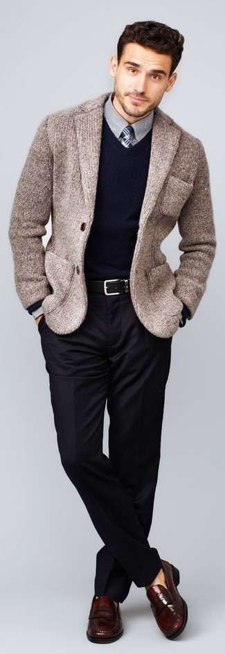 Brown Knit Blazer Outfits For Men: You're looking at the irrefutable proof that a brown knit blazer and black dress pants look awesome when teamed together in a polished getup for today's guy. On the shoe front, this getup pairs brilliantly with burgundy leather loafers.