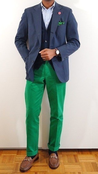Green Dress Pants Outfits For Men: Teaming a navy blazer and green dress pants is a surefire way to infuse manly sophistication into your day-to-day lineup. A pair of brown leather loafers is a good idea to round off your ensemble.