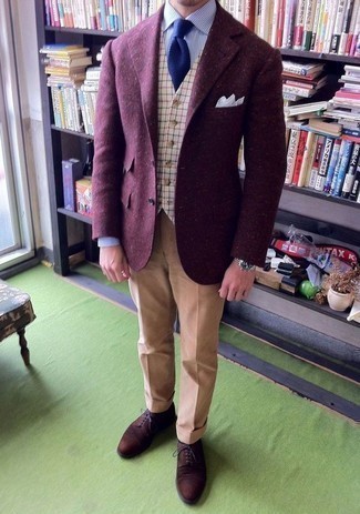 Purple Wool Blazer Outfits For Men: Dress to impress in a purple wool blazer and khaki dress pants. The whole outfit comes together when you add dark brown suede derby shoes to the mix.