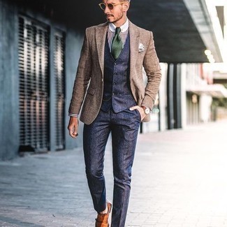 Dark Green Tie Outfits For Men: Undeniable proof that a tan blazer and a dark green tie look awesome when you pair them up in a classy ensemble for a modern gent. Want to dial it down in the shoe department? Complete this look with tobacco leather double monks for the day.