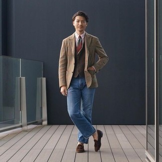 Tan Houndstooth Blazer Outfits For Men: Effortlessly blurring the line between cool and casual, this pairing of a tan houndstooth blazer and blue jeans will likely become one of your favorites. Brown suede tassel loafers will effortlessly class up even the laziest of combinations.