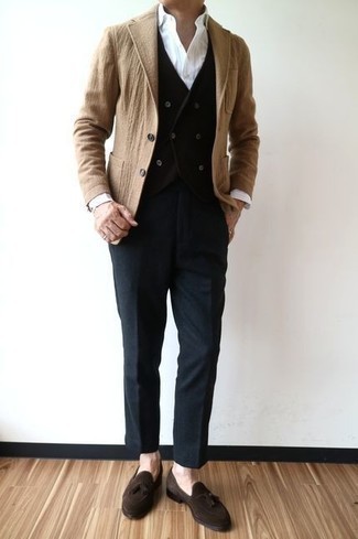 Tan Seersucker Blazer Outfits For Men: This polished combination of a tan seersucker blazer and navy dress pants is a common choice among the sartorially superior chaps. For maximum fashion points, complement this outfit with dark brown suede tassel loafers.