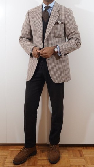 Tobacco Tie Outfits For Men: This combination of a tan gingham blazer and a tobacco tie is a never-failing option when you need to look like an expert in men's style. Want to play it down when it comes to footwear? Introduce a pair of brown suede casual boots to the equation for the day.