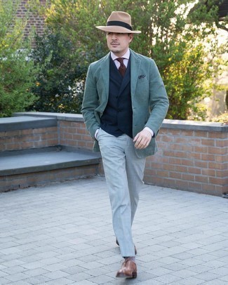 Grey Socks Outfits For Men: This pairing of a mint blazer and grey socks is undeniable proof that a safe off-duty look doesn't have to be boring. Brown leather brogues will instantly class up even the most casual of outfits.