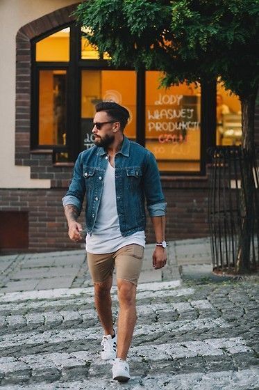 Rocking jean trousers with white sneakers and shirt and jean jacket for men   Mens fashion blogger Menswear Mens streetwear