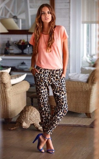 Brown Leopard Tapered Pants Outfits For Women: 