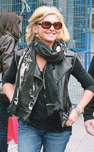 Black Tank with Biker Jacket Outfits For Women: 