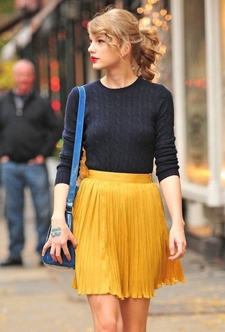 Gold Pleated Mini Skirt Outfits: 