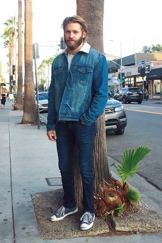 Men's Blue Denim Shearling Jacket, White Crew-neck T-shirt, Navy Jeans, Navy and White Canvas Low Top Sneakers