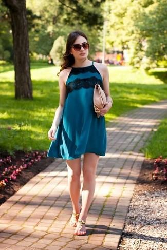 Blue Shift Dress Outfits: A blue shift dress will add polished style to your daily routine. Take your ensemble in a more laid-back direction by wearing brown leather thong sandals.
