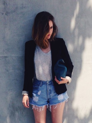 Blue Ripped Denim Shorts Outfits For Women: 