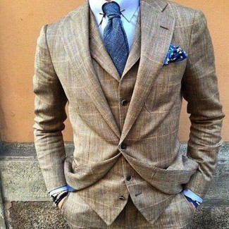 Brown Plaid Suit Outfits: 