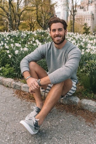 Grey Crew-neck Sweater Summer Outfits For Men: 