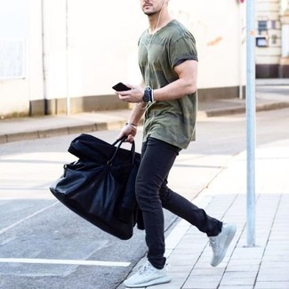 Dark Green Crew-neck T-shirt Outfits For Men: A dark green crew-neck t-shirt looks especially cool when teamed with charcoal skinny jeans in a casual ensemble. Introduce a pair of white low top sneakers to the equation to instantly spice up the getup.