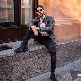 Navy Suede Chelsea Boots Outfits For Men: A black leather bomber jacket and black skinny jeans combined together are a perfect match. Feeling bold? Change up this look by slipping into navy suede chelsea boots.