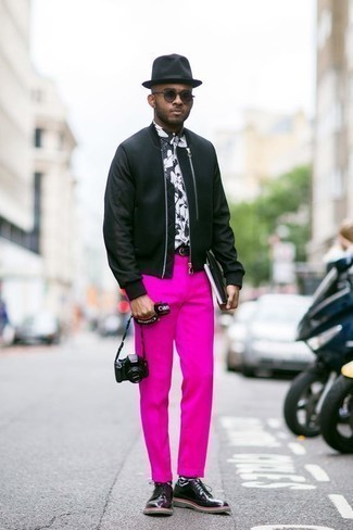 Hot Pink Chinos with Hot Pink Pants Spring Outfits In Their 20s (21 ideas &  outfits)
