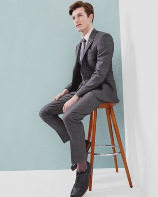 Burgundy Horizontal Striped Socks Outfits For Men: 