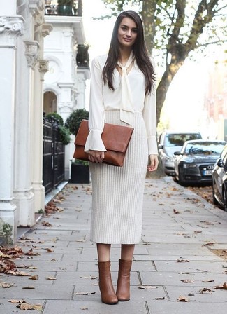 Brown Leather Ankle Boots Outfits In Their 20s: 