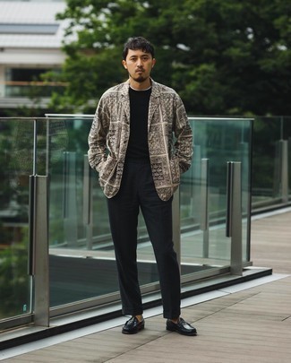 Black Chinos Summer Outfits: This combination of a brown paisley blazer and black chinos will add powerful essence to your getup. To give your overall getup a more polished aesthetic, why not complement this ensemble with black leather loafers? If you're looking for a summer-ready getup, this here is your inspiration.