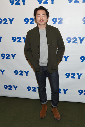 Steven Yeun wearing Brown Wool Blazer, Grey Crew-neck Sweater, Charcoal Jeans, Tobacco Suede Chelsea Boots