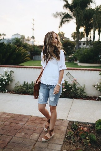 White Lace Crew-neck T-shirt Outfits For Women: 