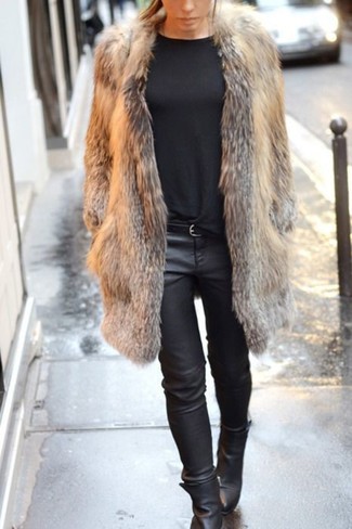 Black Leather Skinny Jeans Outfits: This semi-casual combo of a brown fur coat and black leather skinny jeans can take on different forms according to the way you style it out. Complete this look with black leather ankle boots for maximum style.