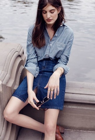 Blue Chambray Dress Shirt Outfits For Women: 