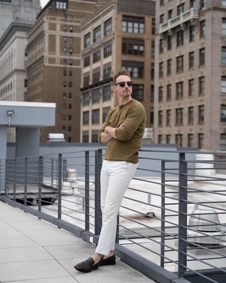 Brown Long Sleeve Henley Shirt Outfits For Men: A brown long sleeve henley shirt and white chinos? It's an easy-to-wear outfit that you could wear a variation of on a daily basis. Make this getup a bit sleeker by finishing with dark brown woven leather loafers.