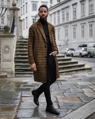 Brown Plaid Coat Outfits For Men: Reach for a brown plaid coat and black jeans to assemble a neat and polished look. For extra fashion points, make black leather chelsea boots your footwear choice.