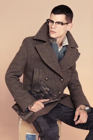 Dark Brown Pea Coat Outfits: For a casually stylish menswear style, try pairing a dark brown pea coat with black jeans — these two items go perfectly well together.