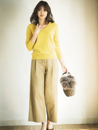 Yellow V-neck Sweater Outfits For Women: 