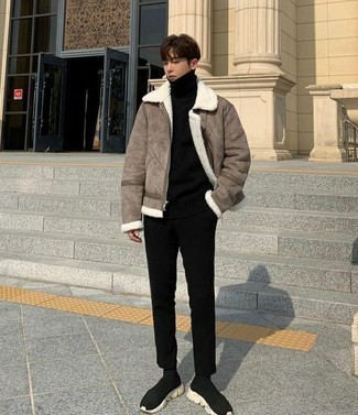 Brown Shearling Jacket Outfits For Men: Pair a brown shearling jacket with black chinos to don a laid-back and cool outfit. And if you need to instantly tone down your look with a pair of shoes, complete your look with a pair of black and white athletic shoes.