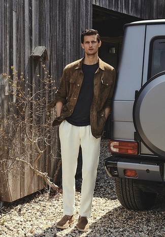 Dark Brown Suede Espadrilles Outfits For Men: This pairing of a brown suede shirt jacket and white chinos is a must-try smart ensemble for today's gent. Stick to a more casual route on the shoe front by finishing with dark brown suede espadrilles.