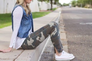 Brown Camouflage Skinny Jeans Outfits: 