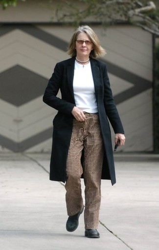Dark Brown Check Tapered Pants Outfits For Women: 